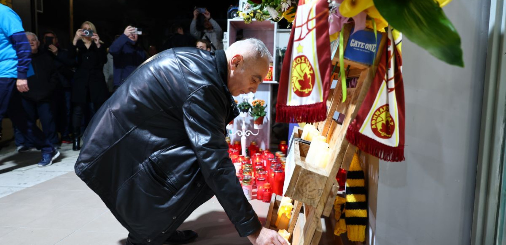 Θεσσαλονίκη: Δεκαεννέα κεριά στη μνήμη του Άλκη Καμπανού, τρία χρόνια μετά τη δολοφονία του