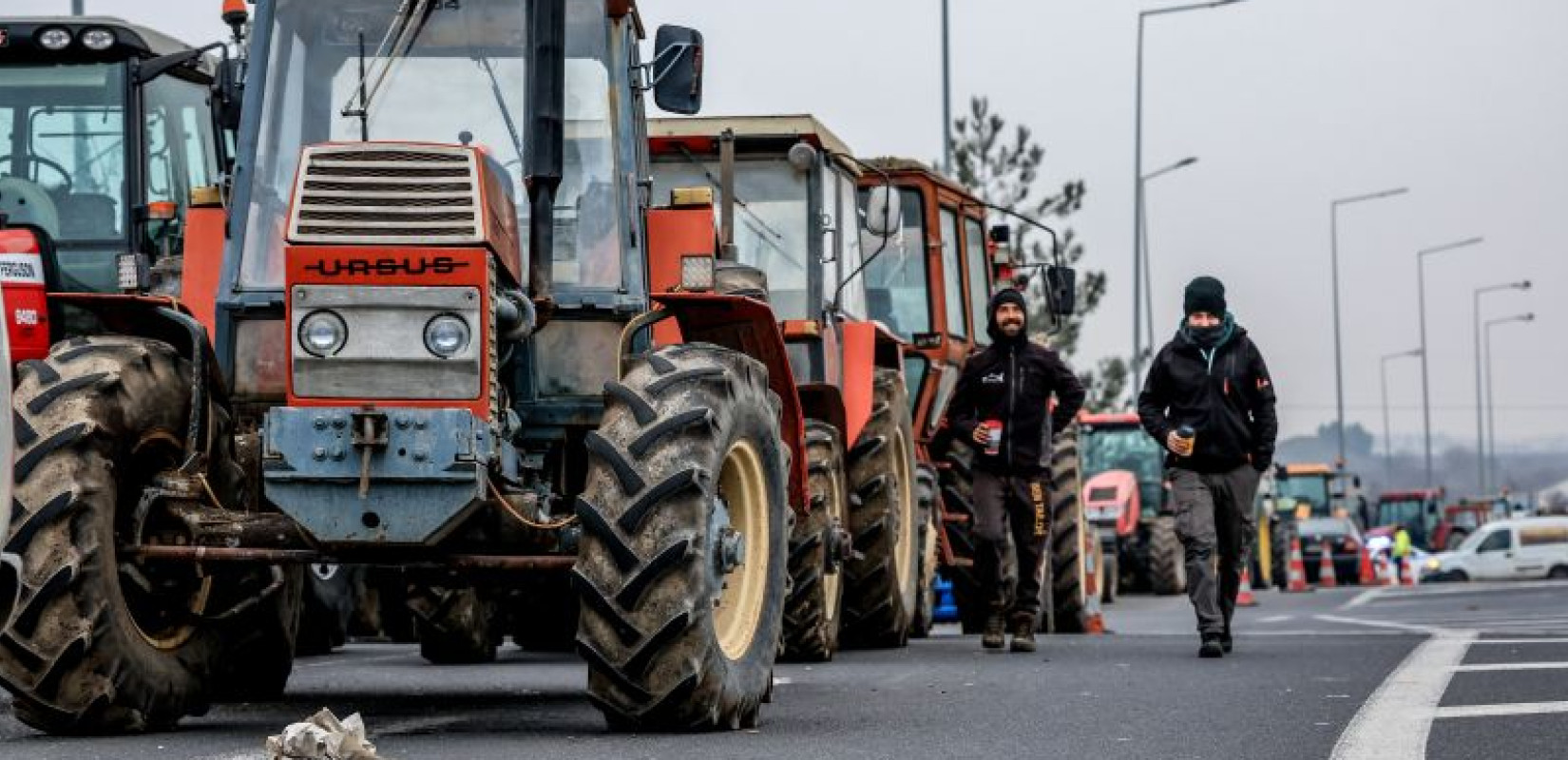 Μπλόκα σε Εθνικές Οδούς από τις 30 Νοεμβρίου και κλείσιμο λιμανιών και τελωνείων αποφάσισαν οι αγρότες