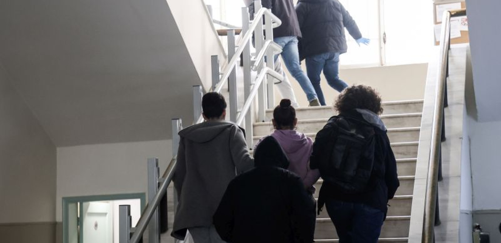 Κακοποίηση 3χρονου στην Κρήτη: Απολογούνται η μητέρα και ο σύντροφός της - Χαροπαλεύει το αγοράκι (βίντεο)