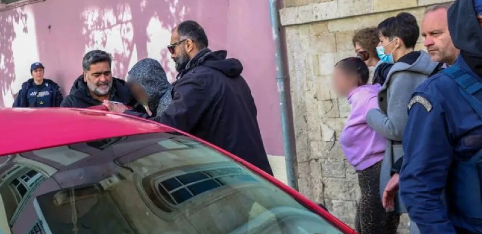 Στον Κορυδαλλό, σε καθεστώς προστασίας η μητέρα του 3χρονου και ο σύντροφός της (βίντεο)