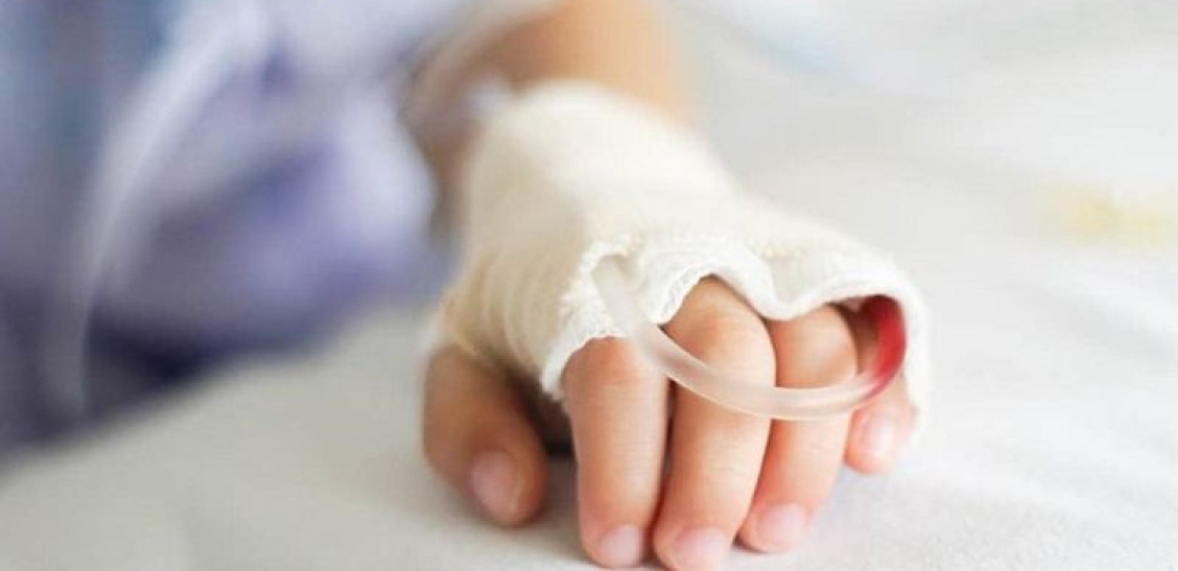 Πειραιάς: Θετική η εξέλιξη της δίχρονης που δαγκώθηκε από σκύλο - Αποσωληνώθηκε μετά από τετράωρη επέμβαση