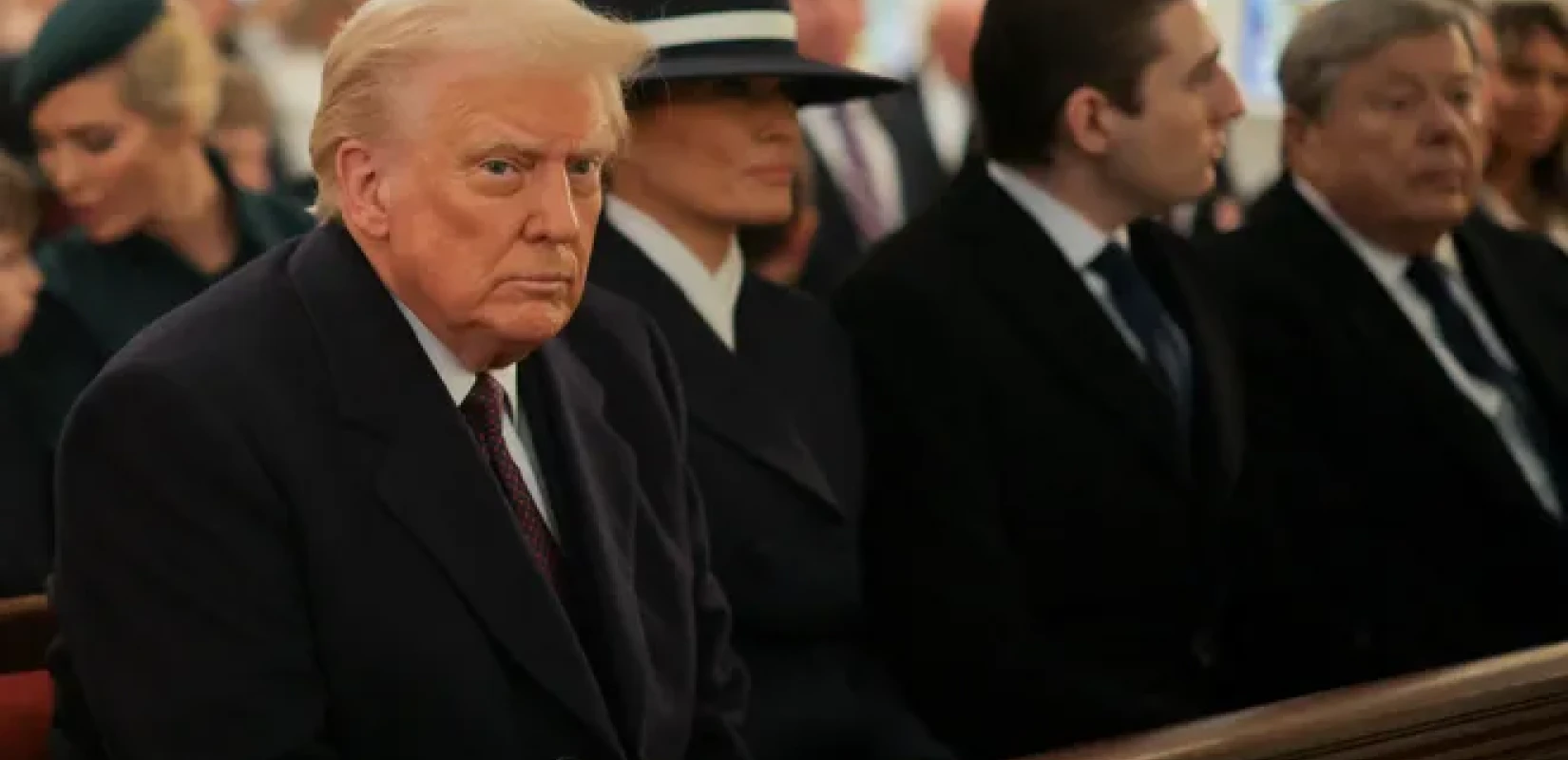 Κηδεία Πάπα Φραγκίσκου: Ο Ντόναλντ Τραμπ αναχώρησε για τη Ρώμη, στο πρώτο ταξίδι της θητείας του στο εξωτερικό