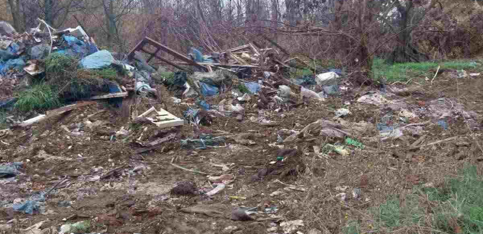 Θεσσαλονίκη: 48χρονος πετούσε ανεξέλεγκτα μπάζα σε προστατευόμενη περιοχή NATURA κοντά στον Γαλλικό Ποταμό