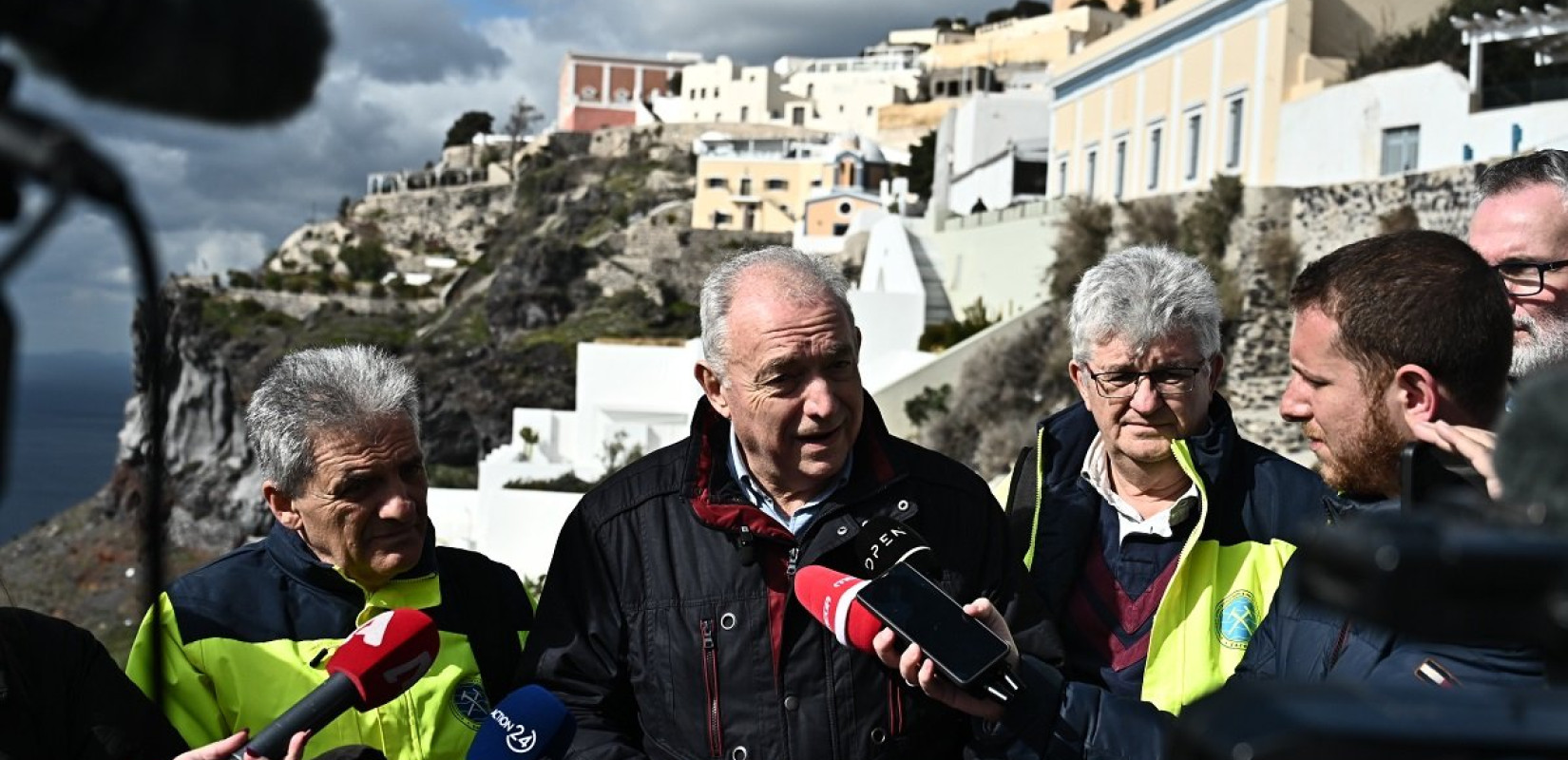 "Αποκλείεται να ξυπνήσει το ηφαίστειο της Σαντορίνης" λέει ο Λέκκας