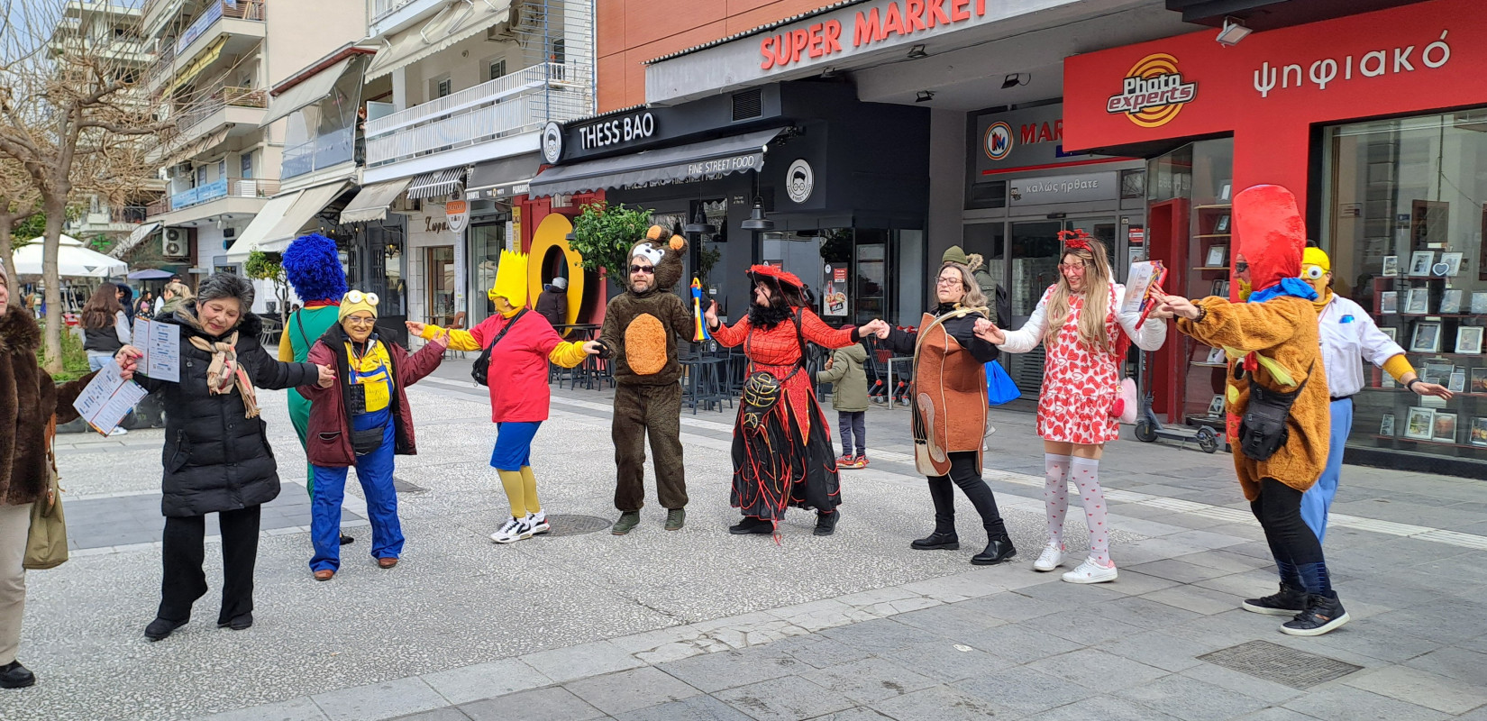 Στον ρυθμό του καρναβαλιού παρέσυραν Πολυγυρινοί τους Καλαμαριώτες