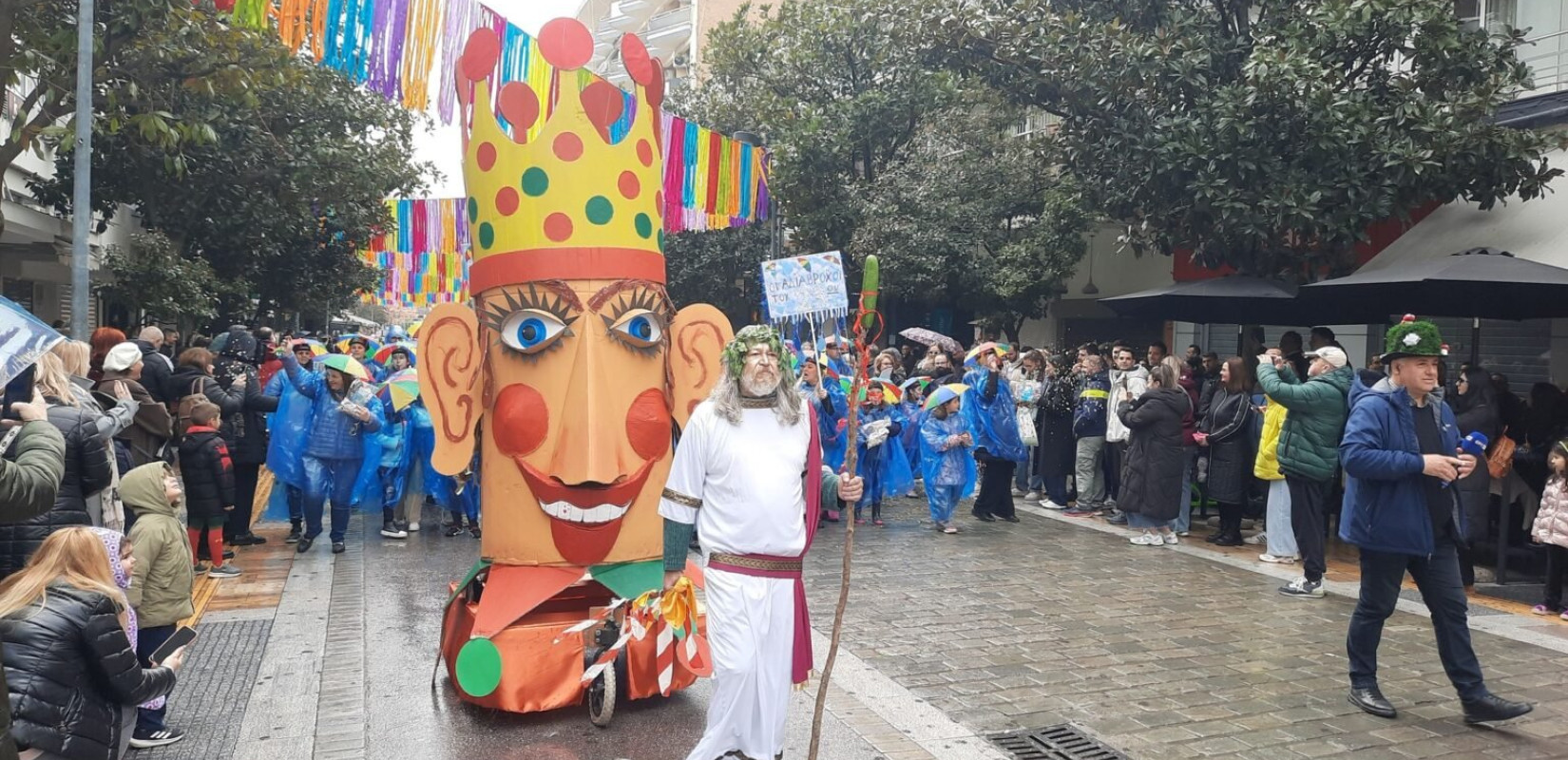 Σέρρες: Στιγμιότυπα από την καρναβαλική παρέλαση στο κέντρο της πόλης