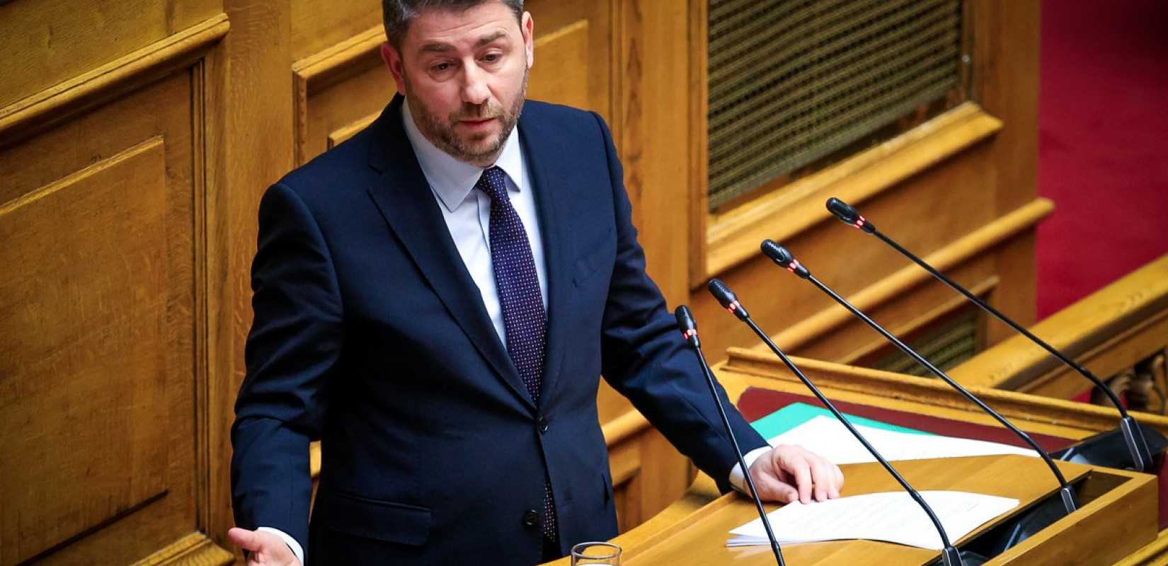 Πρόταση δυσπιστίας - Ν. Ανδρουλάκης: Η παρέα του Μαξίμου τα γνωρίζει όλα για την τραγωδία των Τεμπών