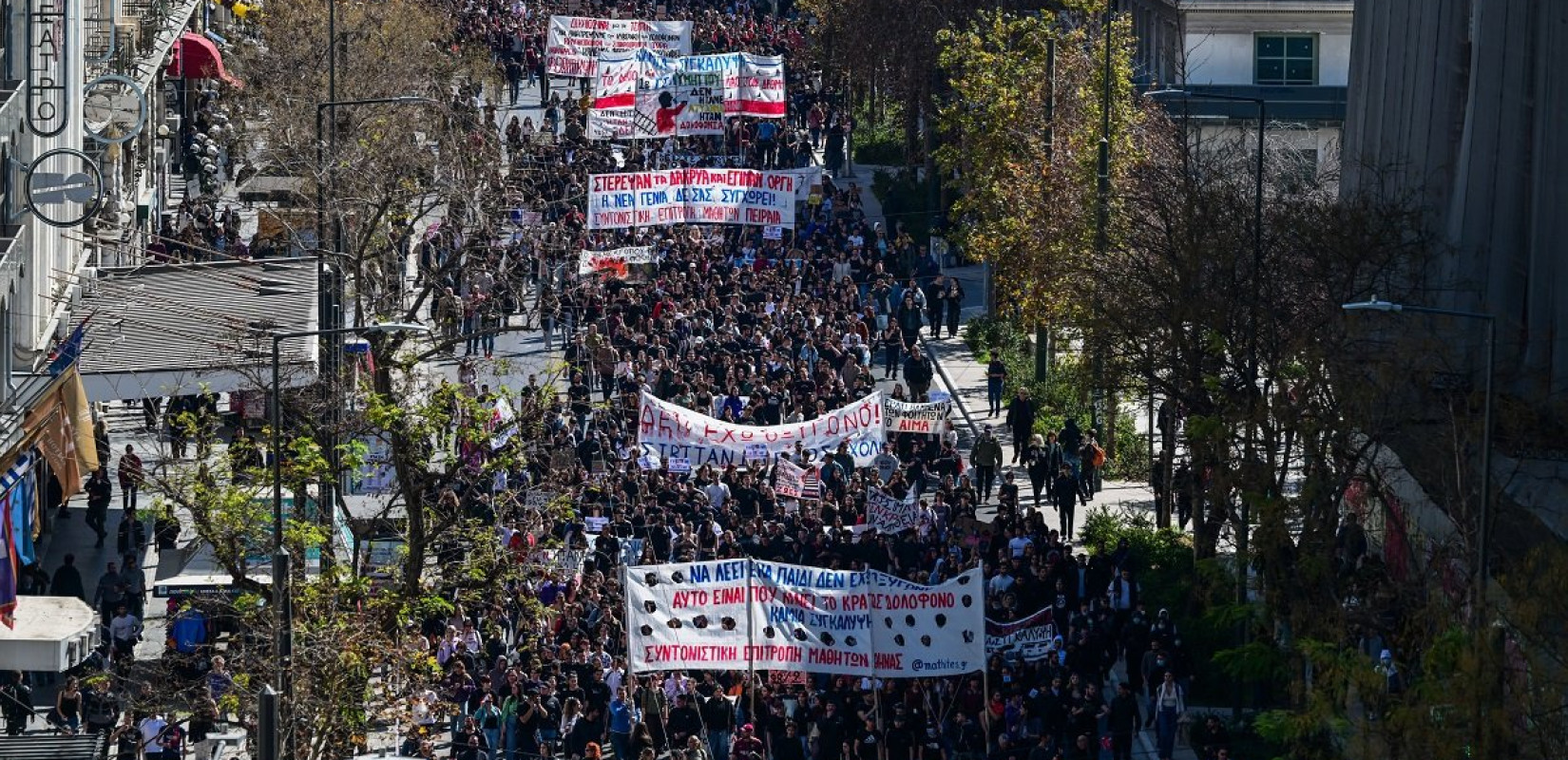 Αθήνα: Πέντε συλλήψεις στο πανεκπαιδευτικό συλλαλητήριο για τα Τέμπη