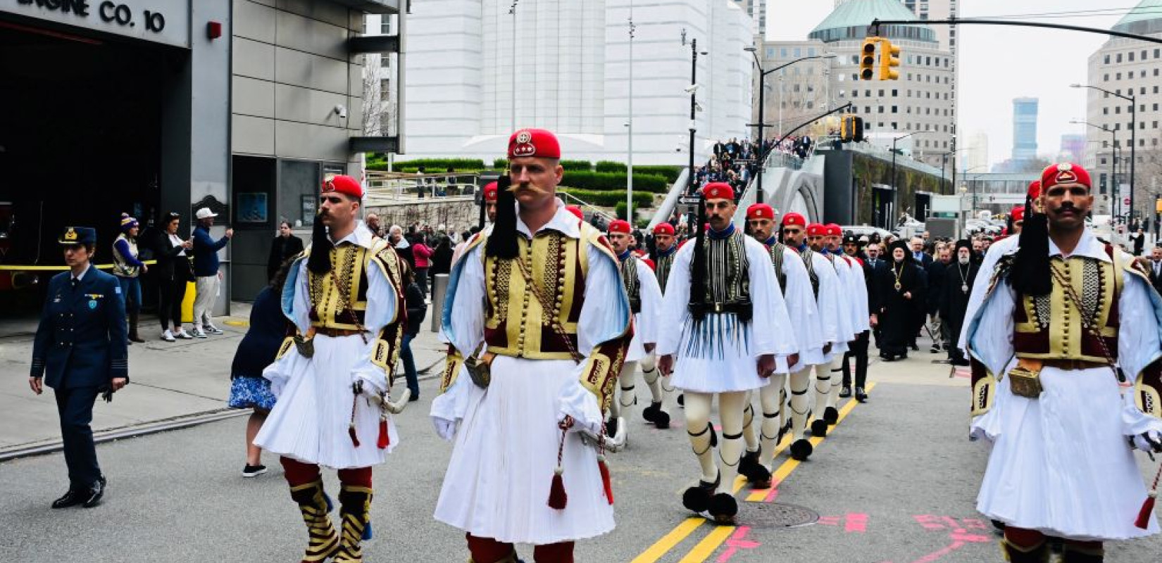 ΗΠΑ: Σε κλίμα εθνικής υπερηφάνειας η ομογένεια στη Νέα Υόρκη υποδέχθηκε τους Εύζωνες
