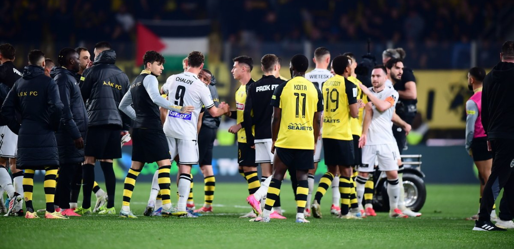 ΑΕΚ - ΠΑΟΚ: Πήλιος και Κωνσταντέλιας δίδαξαν ποδοσφαιρικό πολιτισμό - Δείτε φωτογραφίες