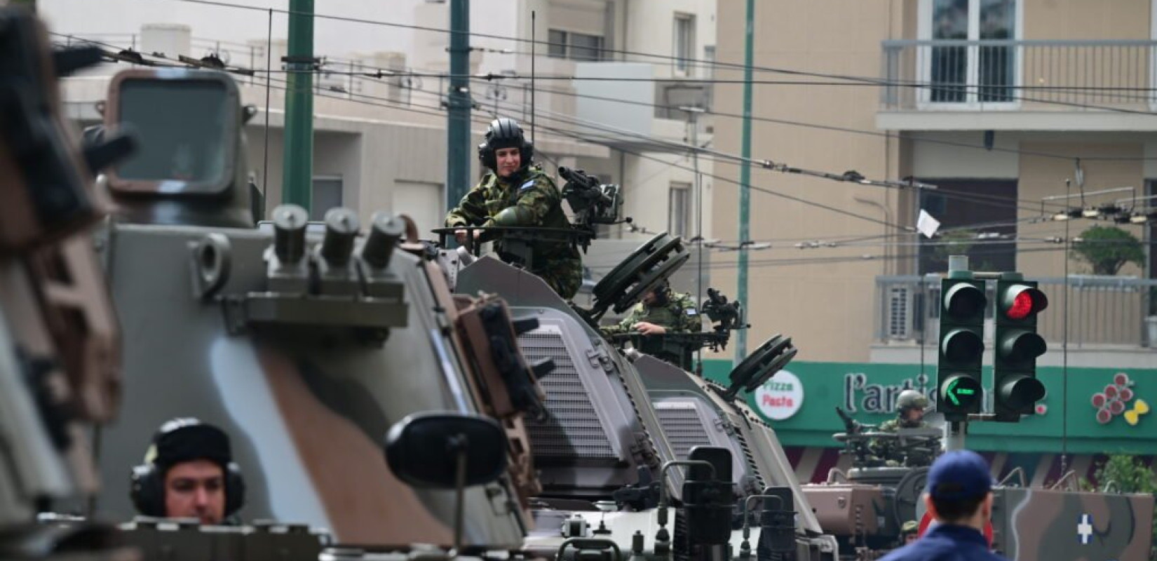 25η Μαρτίου: Τιμή και περηφάνεια στη μεγάλη στρατιωτική παρέλαση