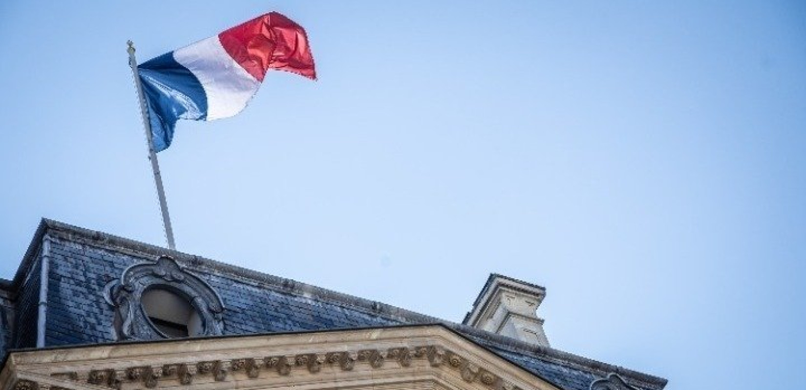 Η Γαλλία θα ρίξει από αέρος 40 τόνους βοήθειας στη Γάζα