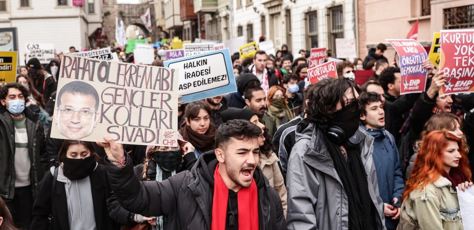 Τουρκία: Η δικαιοσύνη διέταξε την αποφυλάκιση επιπλέον 93 νέων που είχαν συλληφθεί σε διαδηλώσεις υπέρ του Ιμάμογλου