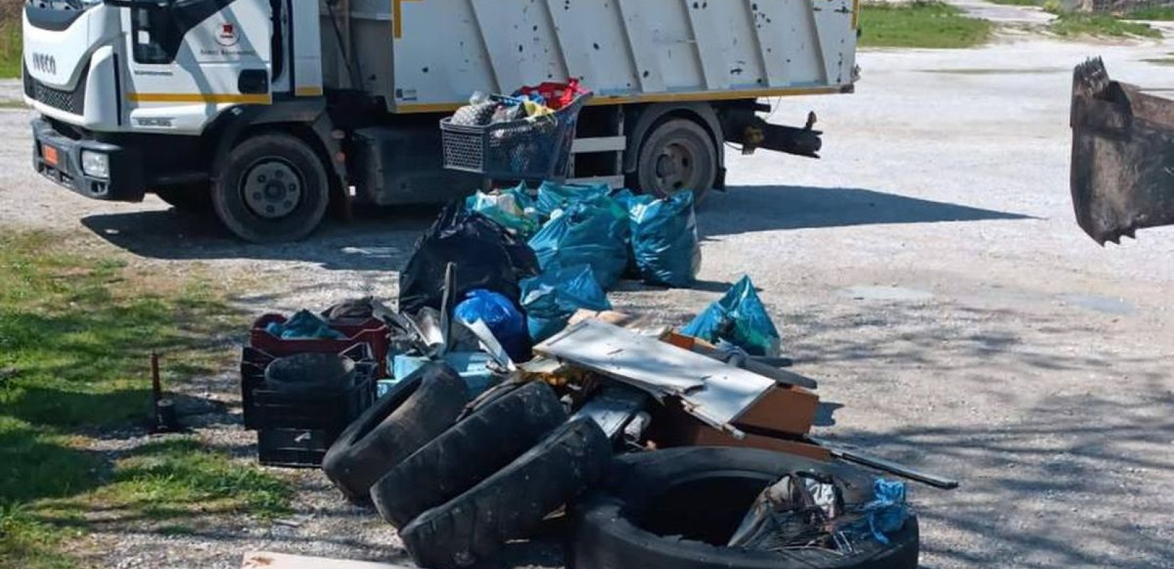 Καλαμαριά: Δήμος, μαθητές και οι «Cleaningans» καθάρισαν το πάρκο στο Κόδρα