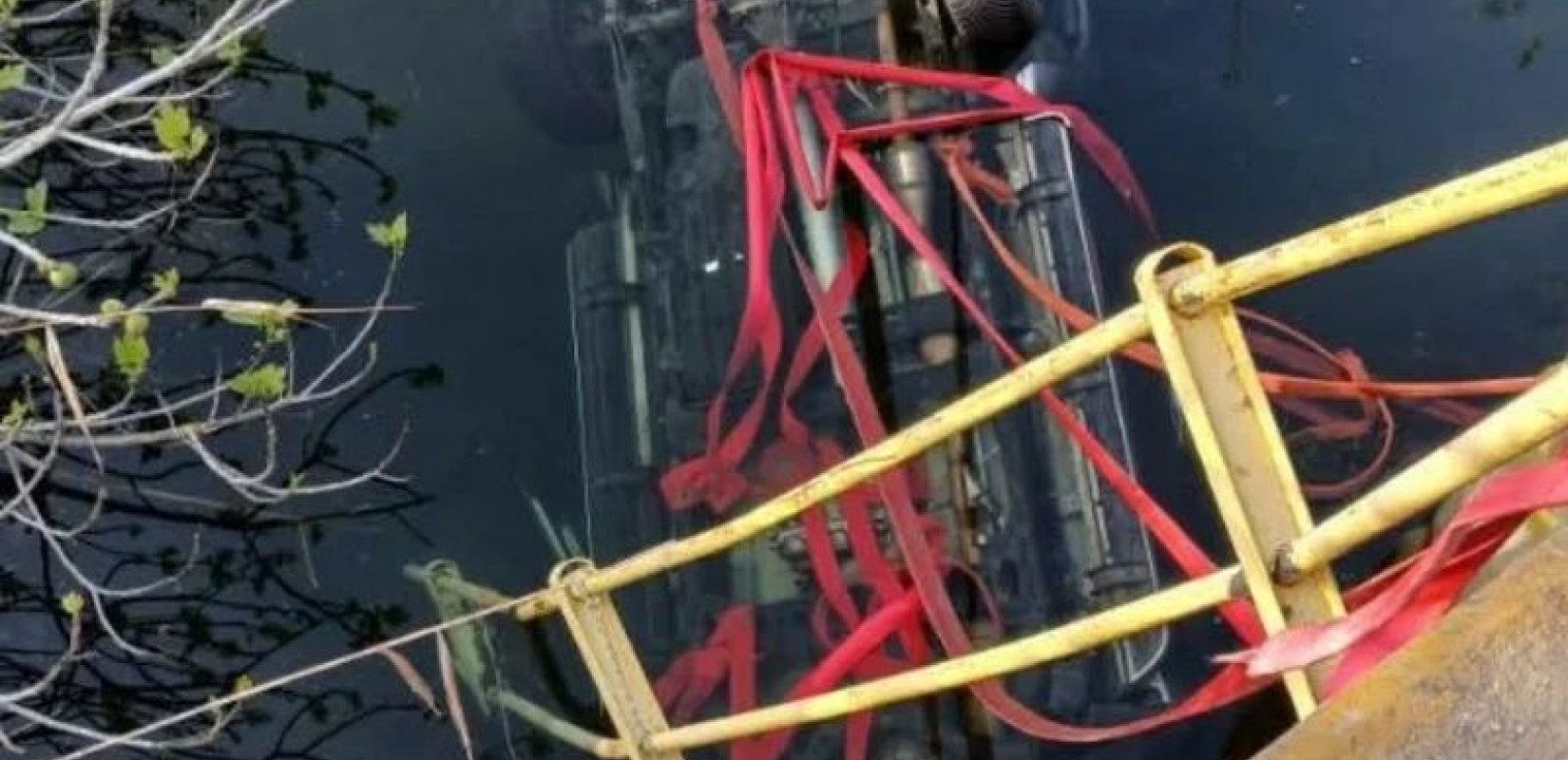 Tροχαίο στη Λακωνία: Η 15χρονη που σκοτώθηκε, ήταν στη θέση του οδηγού - Εγκλωβίστηκε κάτω από το νερό μετά 40 λεπτά (βίντεο)