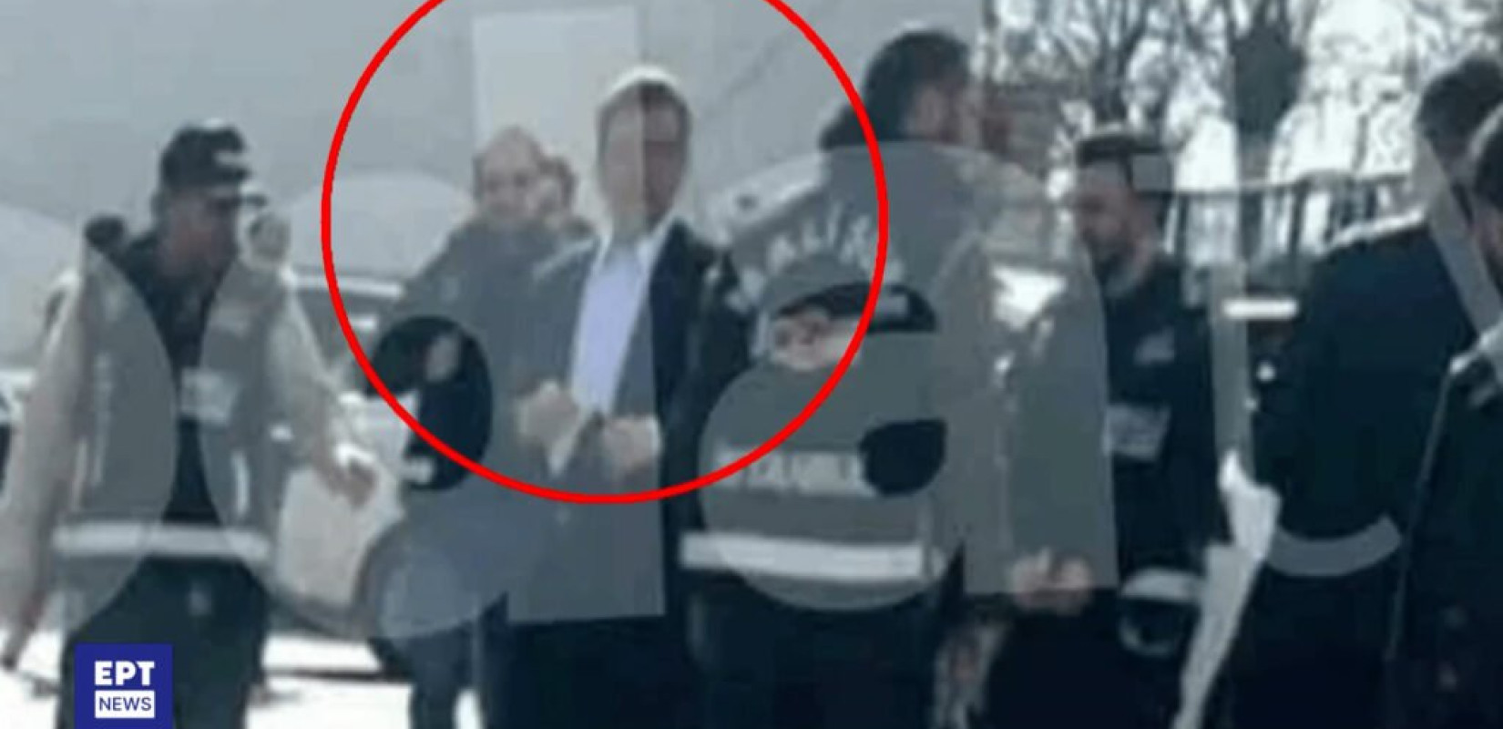 Εκρέμ Ιμάμογλου: Η πρώτη του φωτογραφία ως φυλακισμένος - Ποιο ήταν το πρώτο του δείπνο στη φυλακή