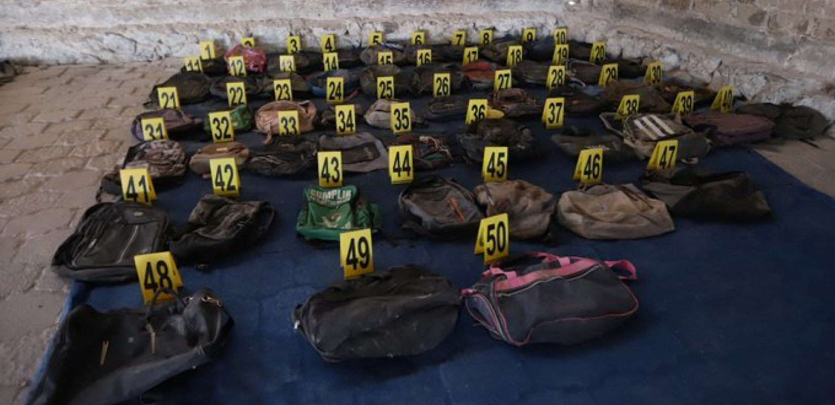 Μεξικό: Συγγενείς φτάνουν στο «ράντσο της φρίκης» όπου εντοπίστηκαν τα απανθρακωμένα οστά