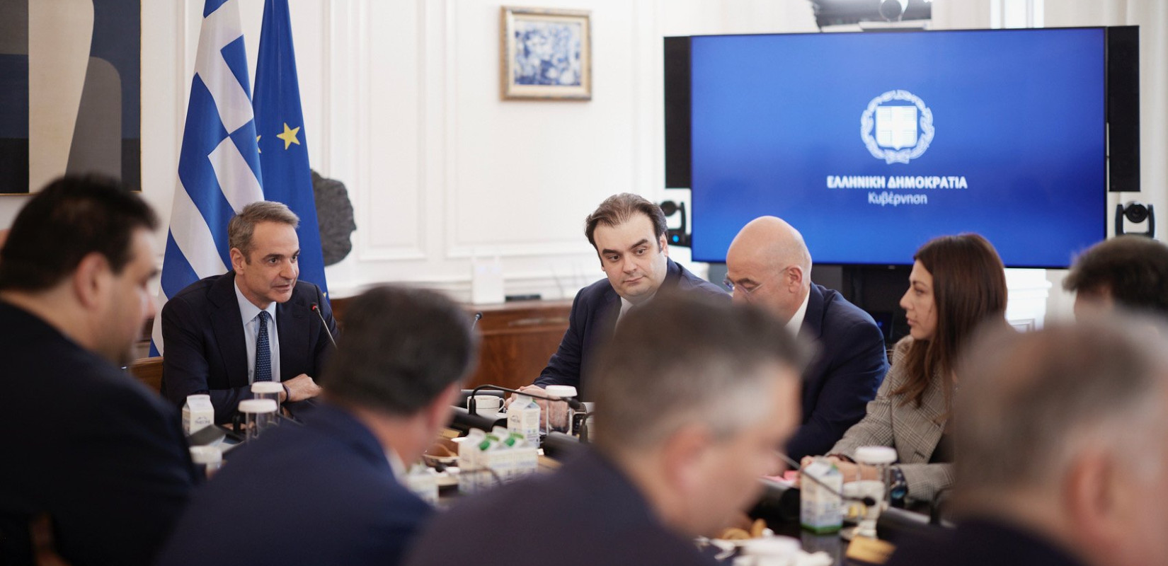 Ο κατώτατος μισθός, η Chevron που ξαναέρχεται και οι δημοσκοπήσεις της Θεσσαλονίκης. Γράφει ο Μποξέρ*