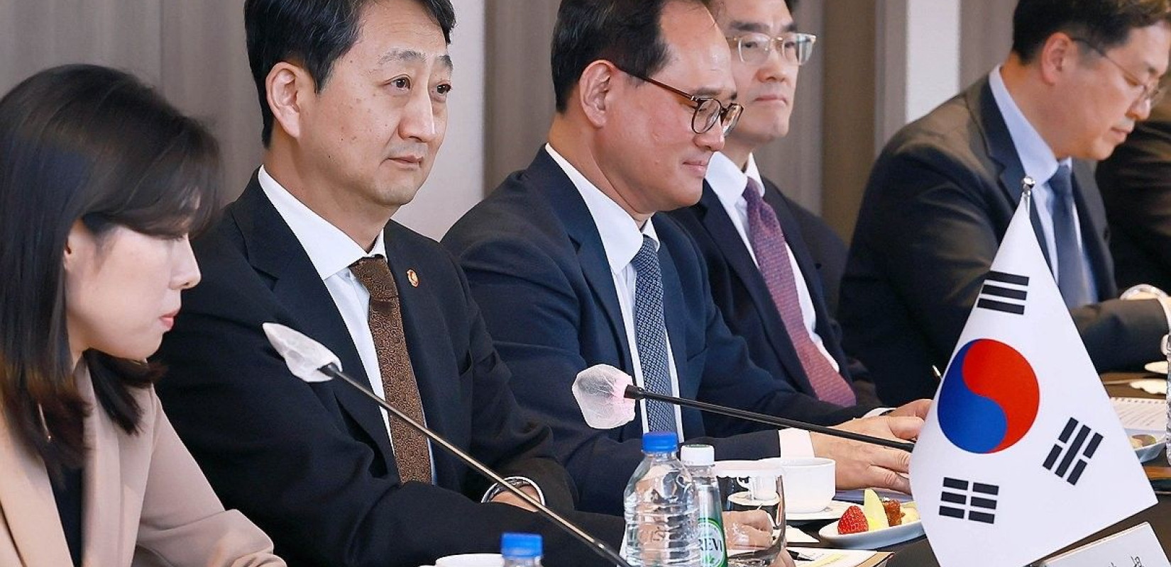 Ιαπωνία, Νότια Κορέα και Κίνα ετοιμάζουν εμπορική συμφωνία για να αποκρούσουν τους δασμούς του Τραμπ