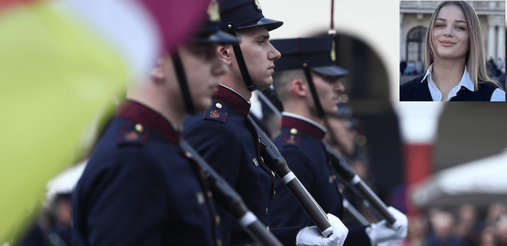 Συγκλόνισαν οι σπουδαστές της ΣΣΑΣ Θεσσαλονίκης: Παρέλασαν με σύνθημα για τη συμφοιτήτριά τους, Κλαούντια Λάτα που χάθηκε στα Τέμπη (βίντεο)