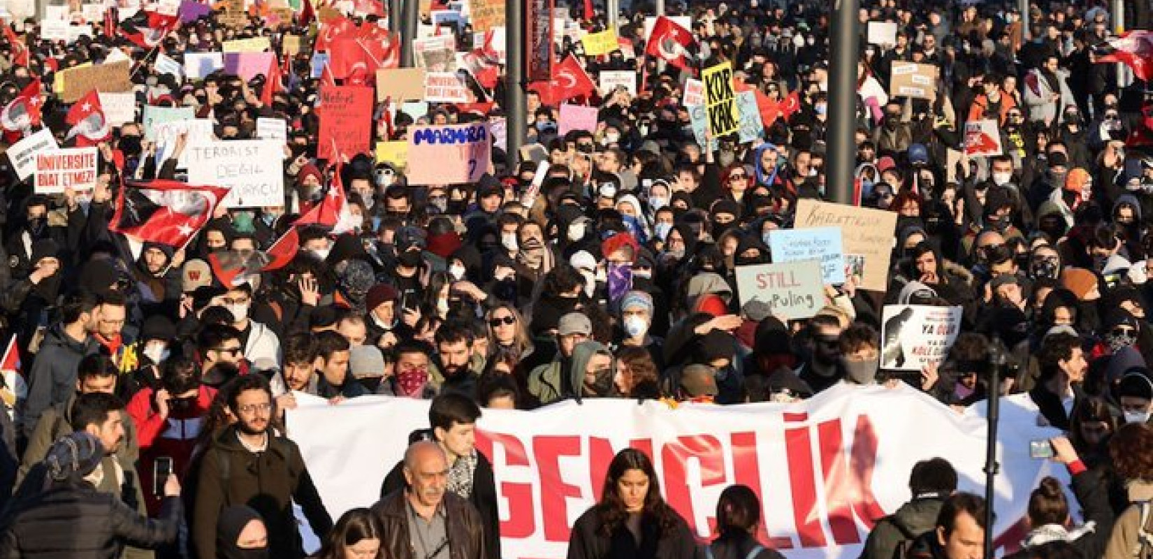 Τουρκία: Οι αρχές εντείνουν την καταστολή για να καταπνίξουν το κύμα διαμαρτυρίας - Εκατοντάδες συλλήψεις