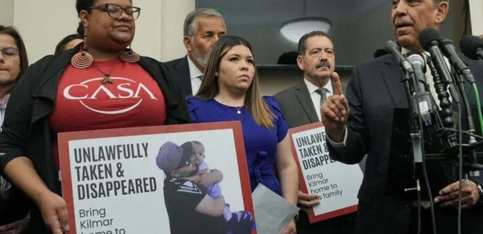 ΗΠΑ: Το Ανώτατο Δικαστήριο καλεί την κυβέρνηση Τραμπ να «διευκολύνει» την επιστροφή μετανάστη που απελάθηκε άδικα