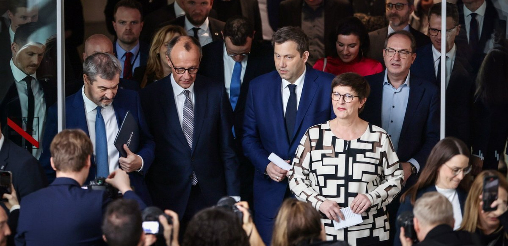 Γερμανία: Αυστηροποίηση στο μεταναστευτικό, φοροελαφρύνσεις και περιορισμοί στα κοινωνικά επιδόματα στην προγραμματική συμφωνία CDU - SPD