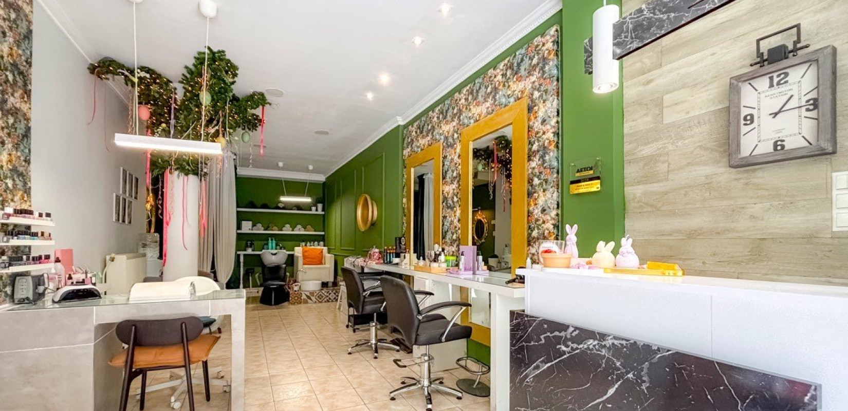 Hair & Nails by Χρήστος: Η τέχνη της ομορφιάς στην Τριανδρία