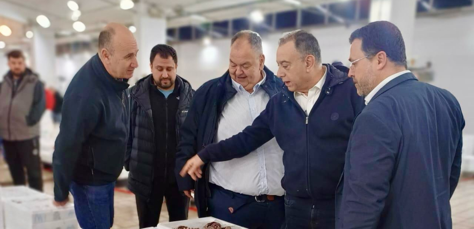 Θεσσαλονίκη: Στην ιχθυόσκαλα Νέας Μηχανιώνας στελέχη του ΥΠΑΑΤ με το Χ. Κέλλα