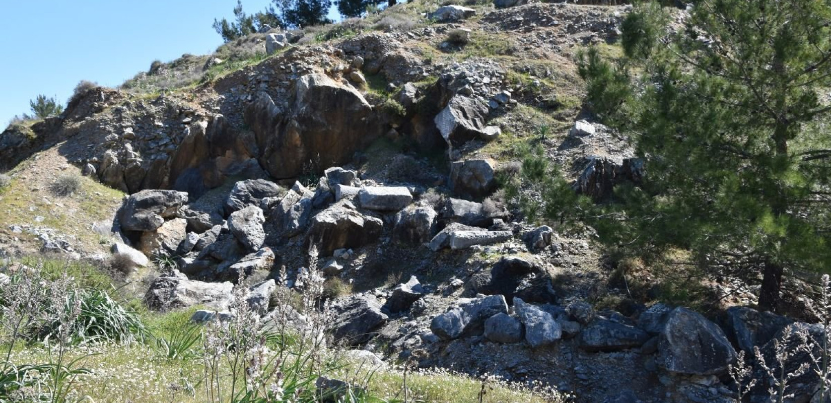 Λέσβος: Στη Μόρια «κρύβονται» ακόμη τα αρχαία λατομεία της Μυτιλήνης