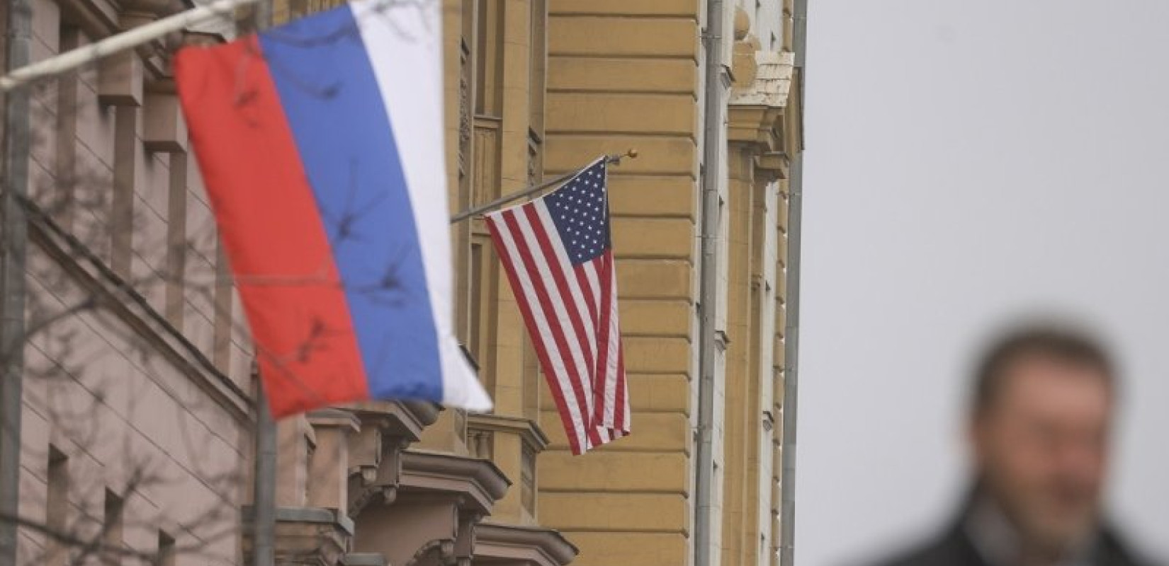 Bloomberg: Ουάσιγκτον και Μόσχα σχεδιάζουν μια συμφωνία εκεχειρίας που θα παγίωνε τα κέρδη του Πούτιν στην Ουκρανία