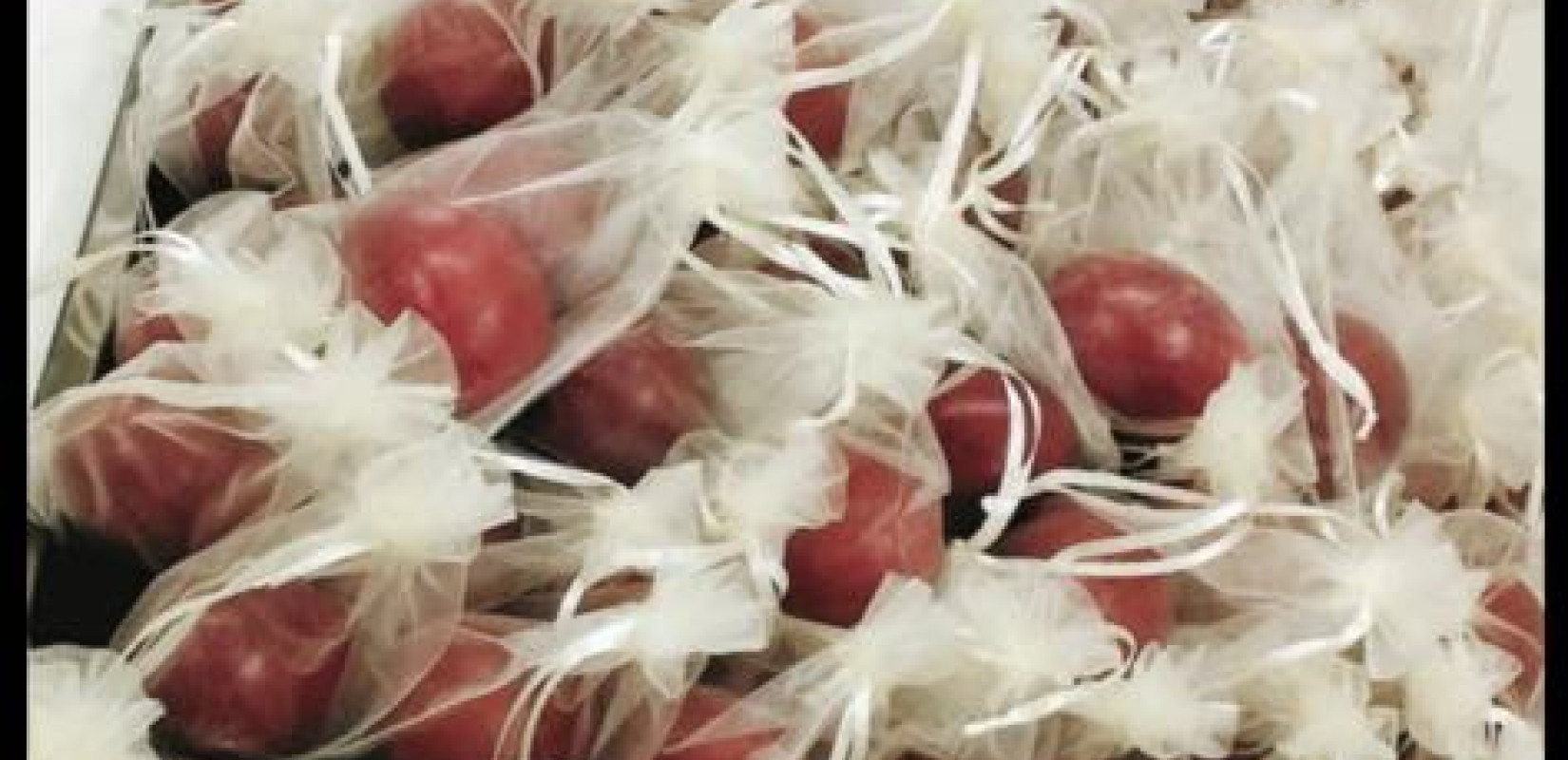 Εθελοντική Διακονία Αστέγων: Κόκκινα αβγά, τσουρέκια και λαμπάδες σε άστεγους