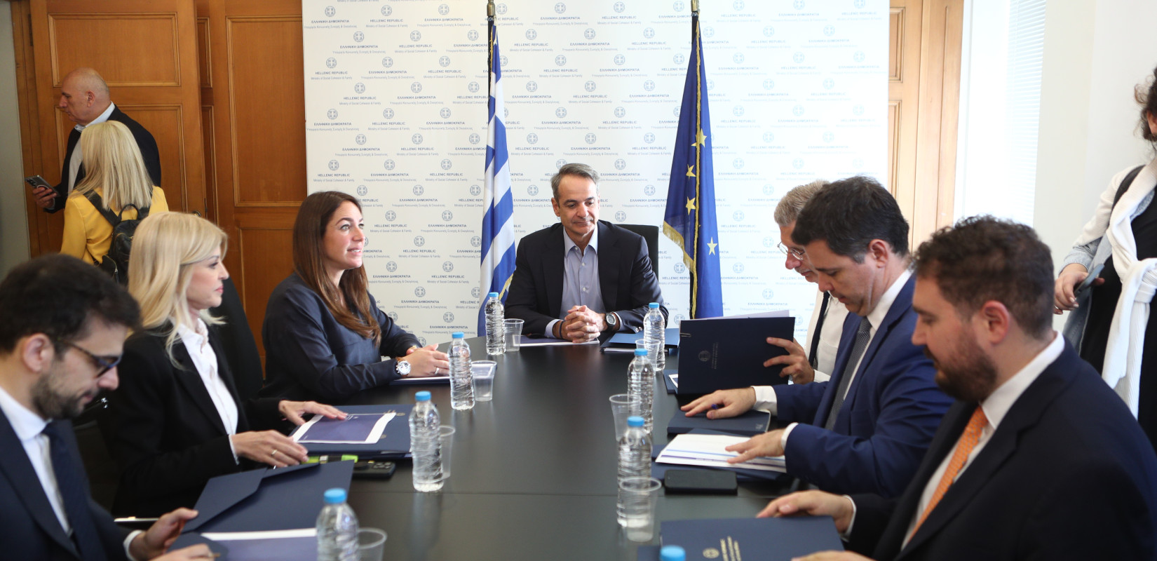 Κ. Μητσοτάκης: Στεγαστικό και δημογραφικό στο επίκεντρο της επίσκεψης στο Υπουργείο Κοινωνικής Συνοχής και Οικογένειας