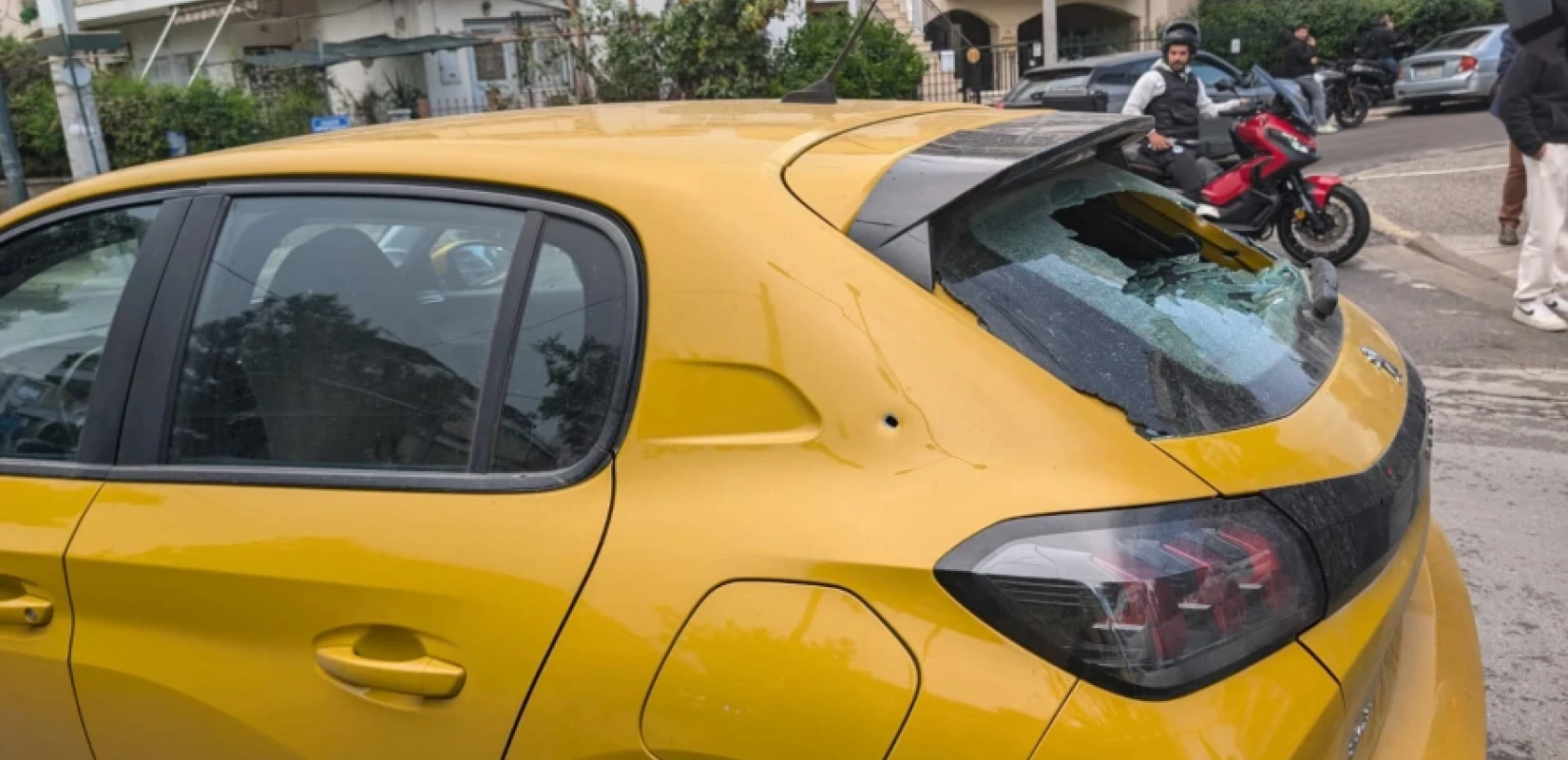 Δολοφονία στο Χαλάνδρι: Από θαύμα γλύτωσε περαστική οδηγός - Σφαίρες κατέληξαν στο ΙΧ της