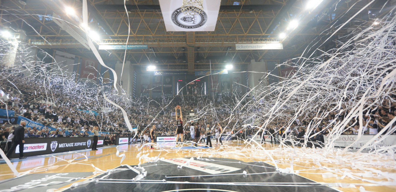 Μπάσκετ: Κατέβηκε το cube από το PAOK Sports Arena μετά το εξώδικο του Μυστακίδη