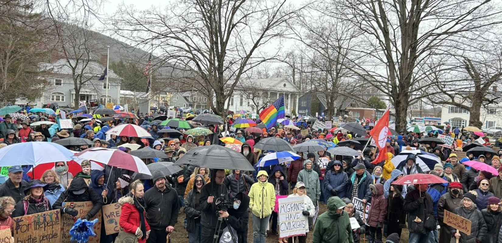 ΗΠΑ: Χιλιάδες πολίτες φώναξαν στον Τραμπ ότι «Δεν υπάρχει βασιλιάς στην Αμερική» (βίντεο)