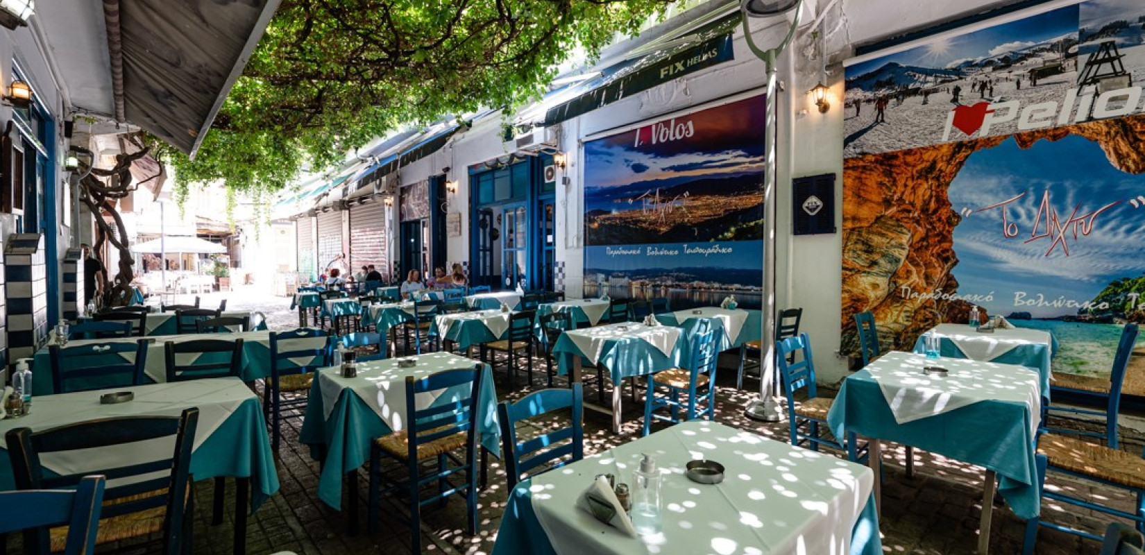 Το Δίχτυ: Ένα βολιώτικο στέκι στην Πλατεία Άθωνος, σημείο αναφοράς εδώ και τρεις δεκαετίες