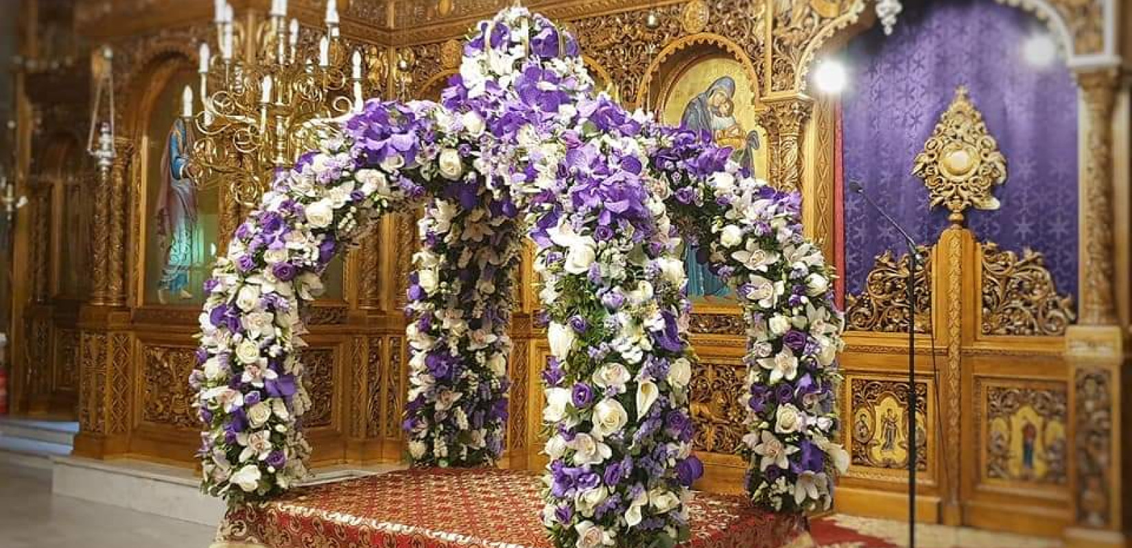 Θεσσαλονίκη: Πάνω από μισό εκατομμύριο γαρίφαλα για τον Επιτάφιο