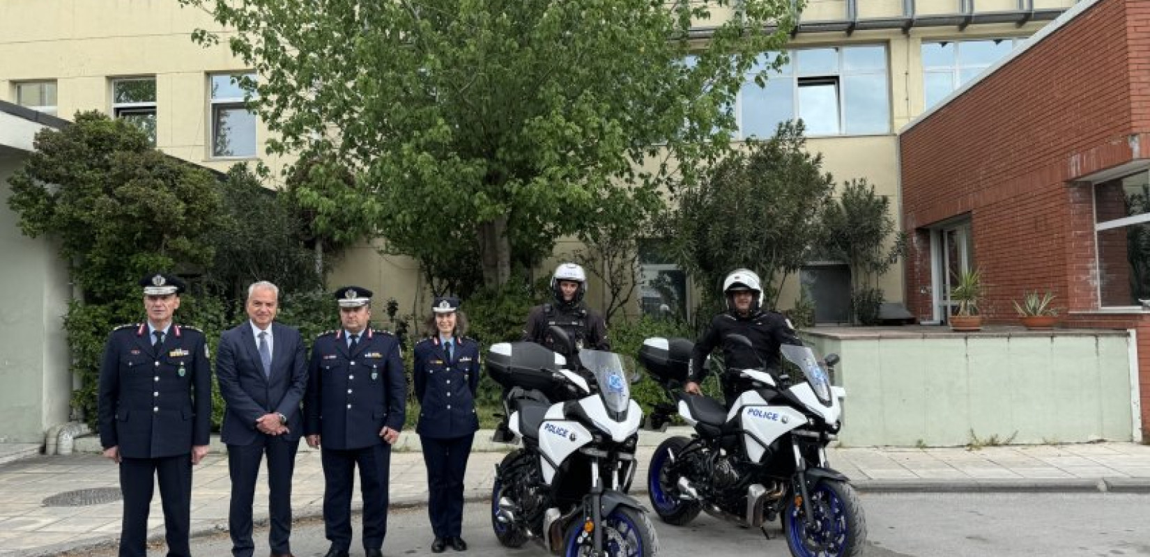 Θεσσαλονίκη: Με δύο καινούργιες μοτοσικλέτες ενισχύθηκε η Διεύθυνση Τροχαίας Θεσσαλονίκης - Δωρεά της εταιρείας HELLENiQ ENERGY