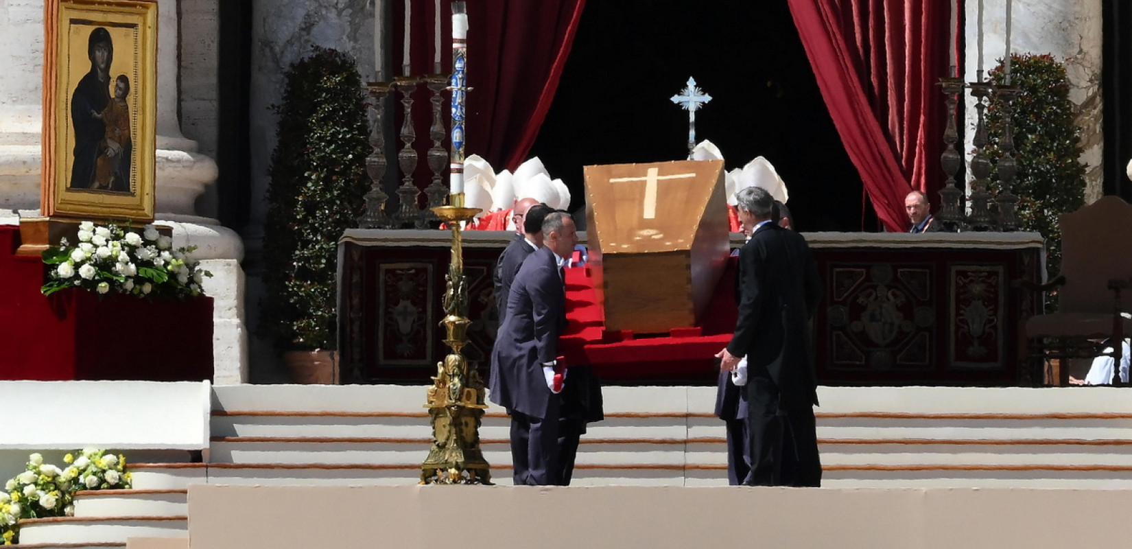 Βατικανό: Πέρασε στην ιστορία ο Πάπας Φραγκίσκος - Ολοκληρώθηκε η ταφή (Δείτε βίντεο)