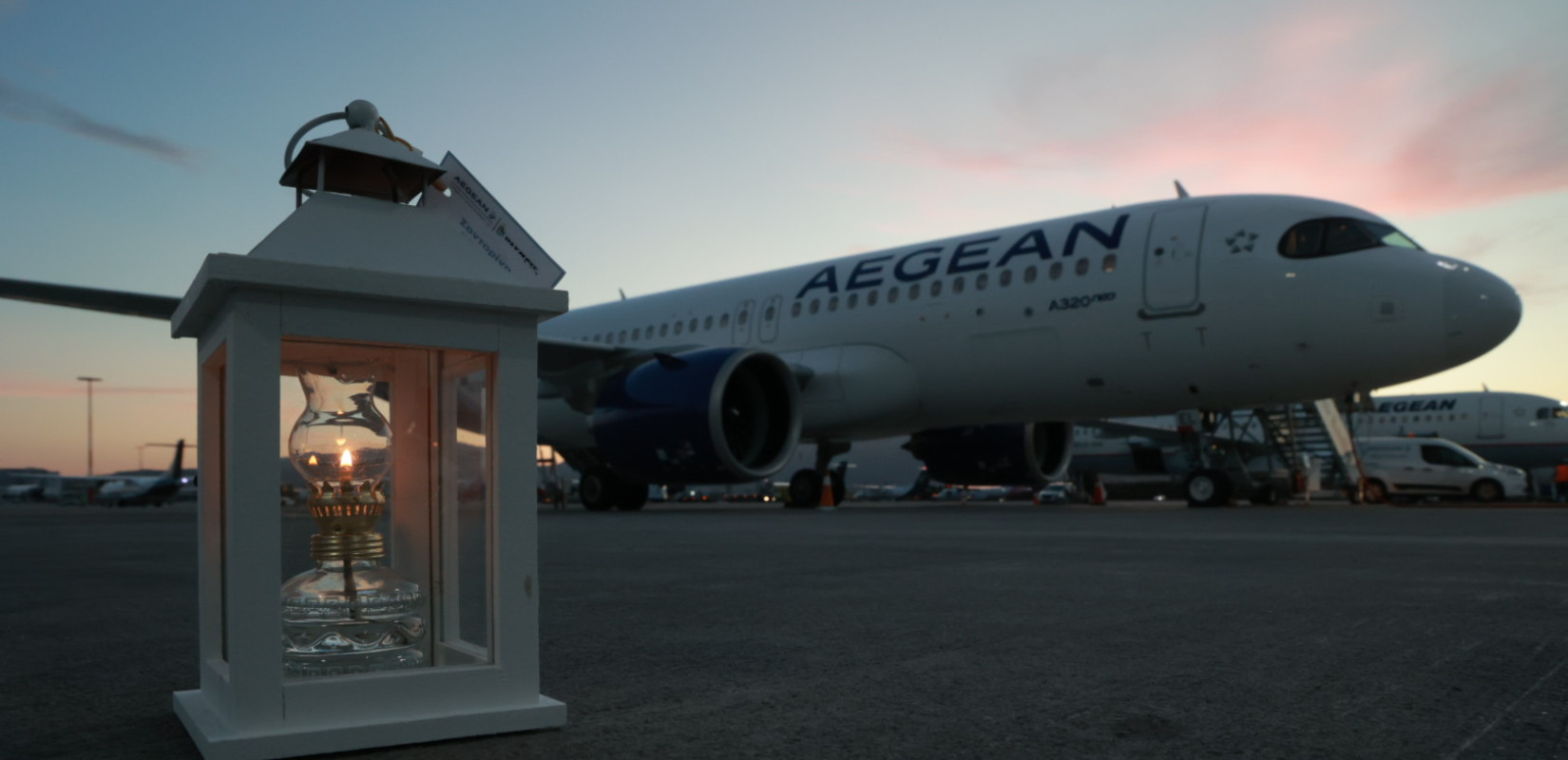 Η AEGEAN και η Olympic Air μετέφεραν το Άγιο Φως στην ελληνική επικράτεια