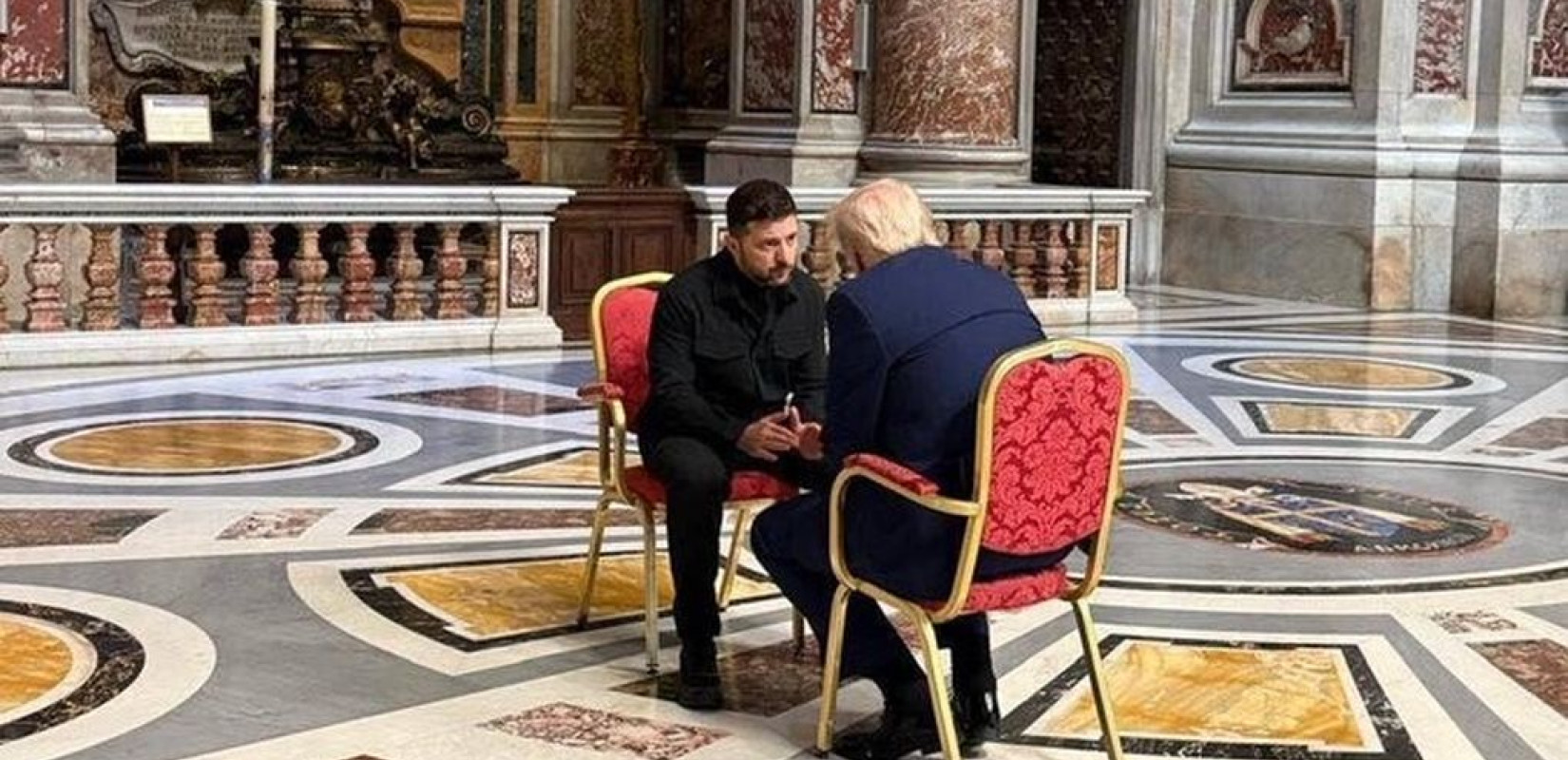 Ο Ζελένσκι αποκάλυψε τι είπε με τον Τραμπ στο Βατικανό - Τι σηματοδοτεί η στροφή στις σχέσεις τους