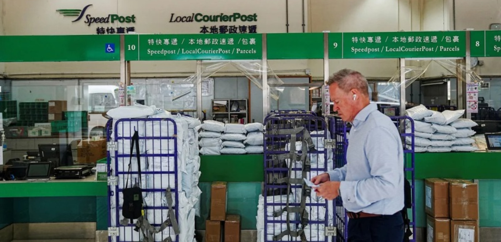 Δασμοί Τραμπ: Τα Ταχυδρομεία του Χονγκ Κονγκ αναστέλλουν τις αποστολές δεμάτων στις ΗΠΑ