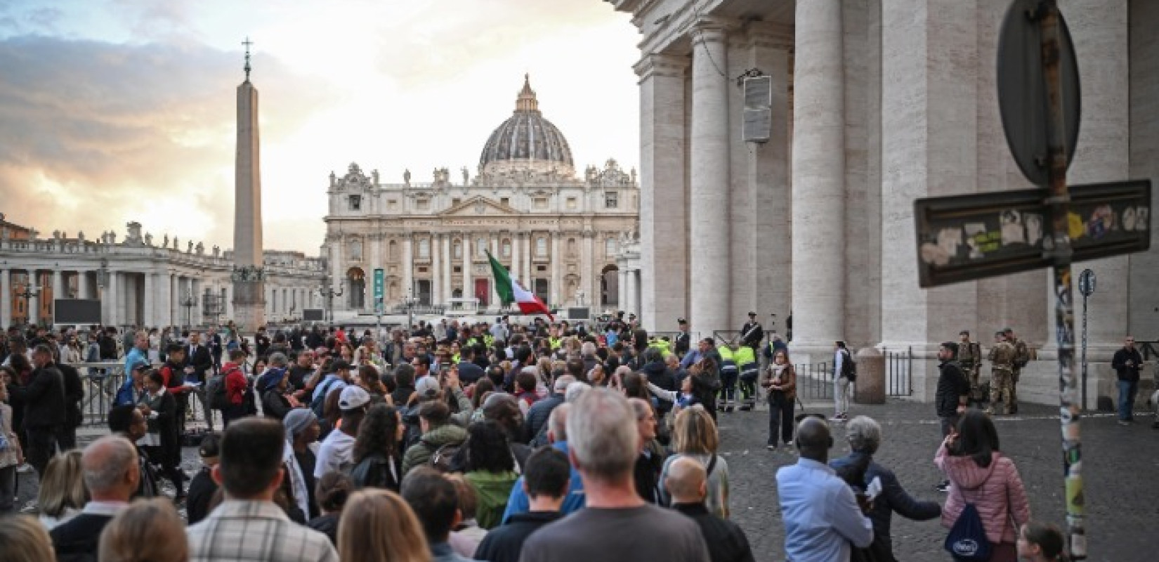 Κηδεία Πάπα Φραγκίσκου: Πάνω από 150.000 προσκυνητές εισήλθαν στη Βασιλική του Αγίου Πέτρου