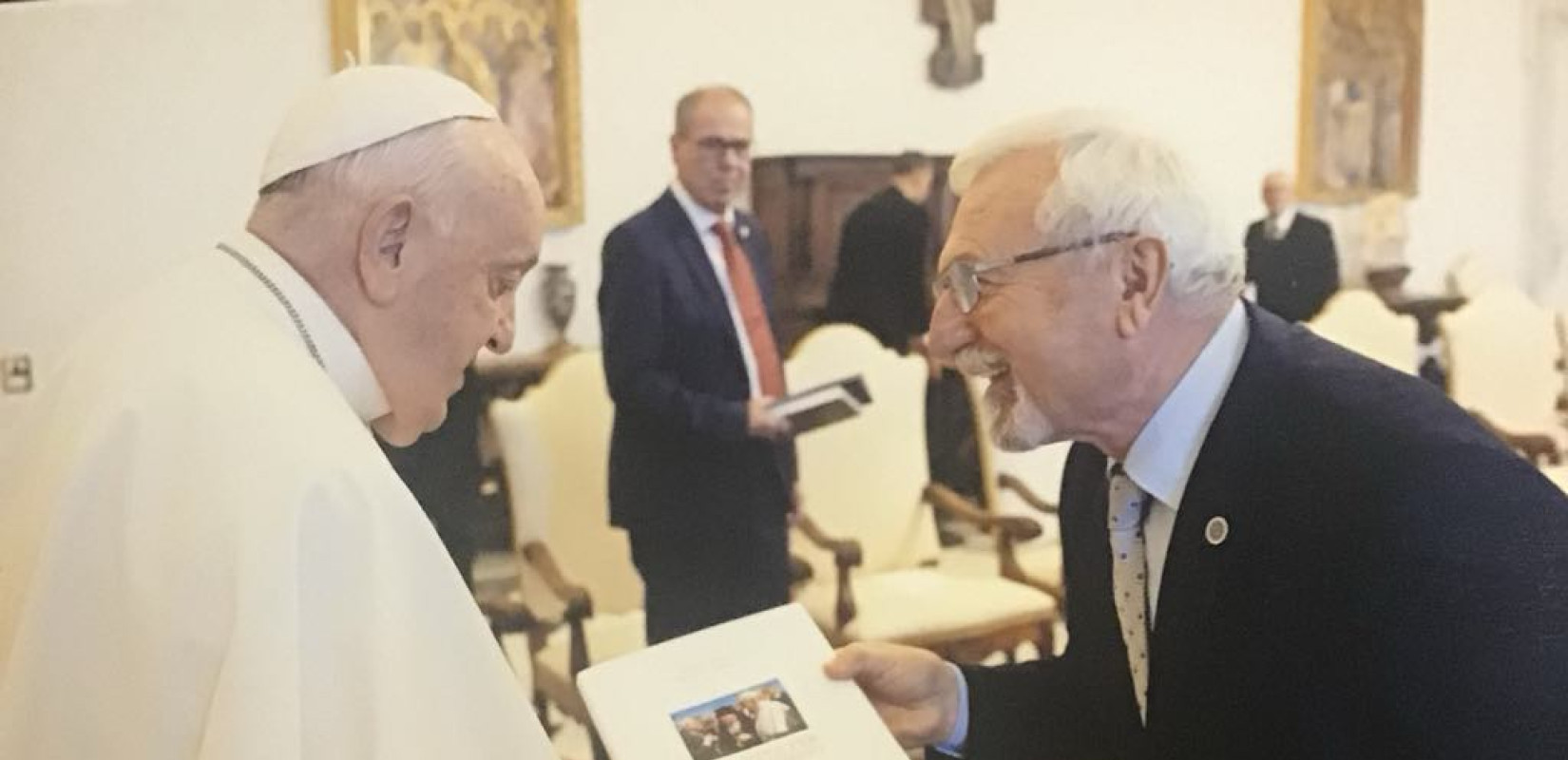 Ο Πάπας των φτωχών και των αδυνάμων - Ιταλός ιστορικός περιγράφει την εμπειρία του με τον ποντίφικα