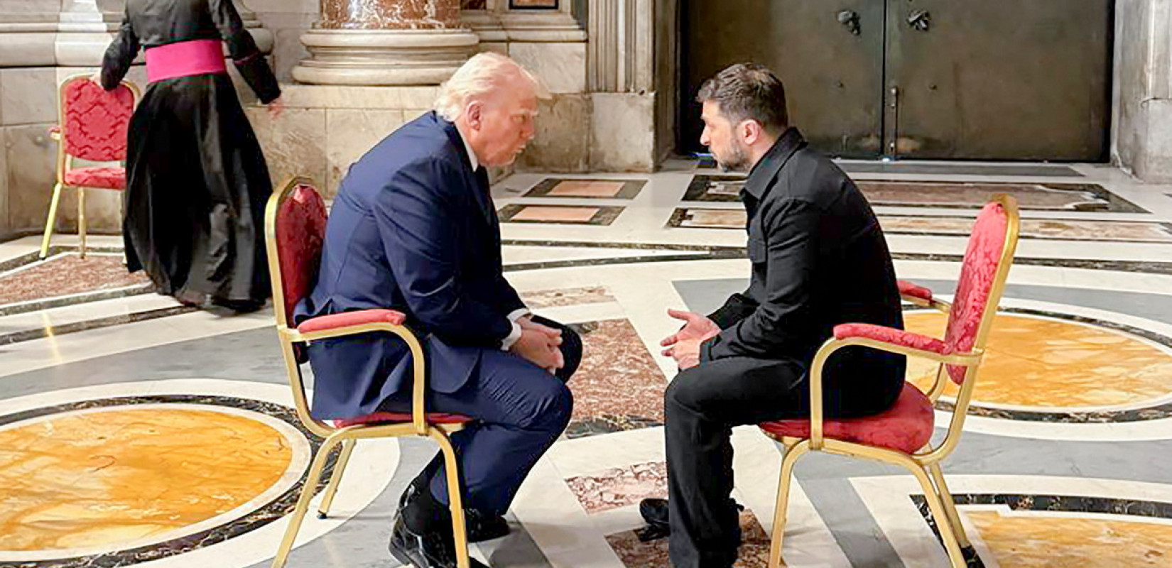 Ο Ζελένσκι στη Ρώμη για την κηδεία του πάπα Φραγκίσκου - Συνάντησε τον Τραμπ
