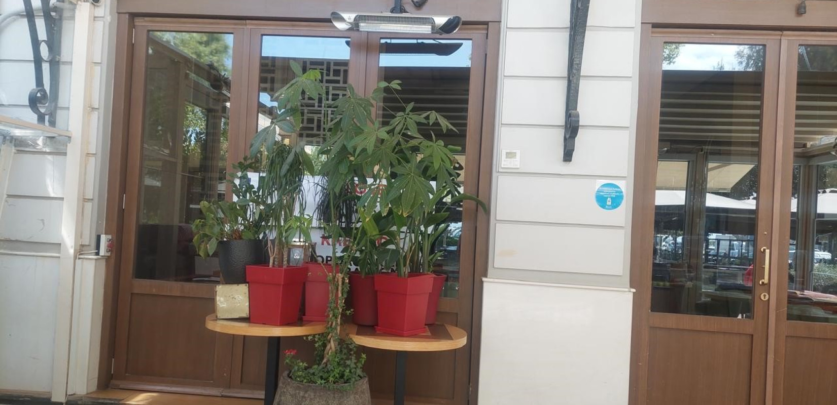 ΑΑΔΕ: 10 ημέρες λουκέτο σε πιτσαρία επειδή ξήλωσε τη σήμανση «κλειστό λόγω φοροδιαφυγής»