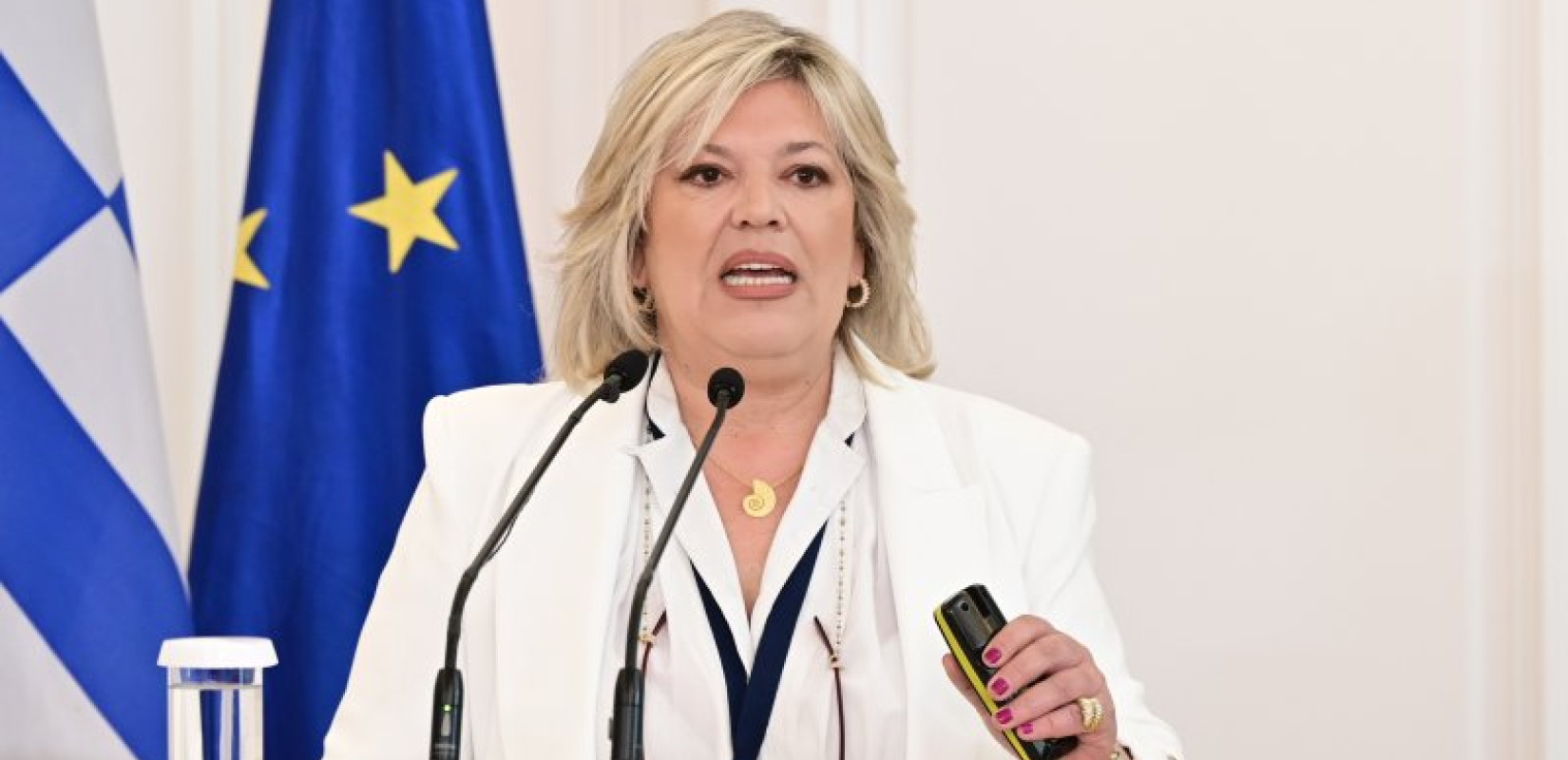 Αρτινοπούλου: Αλλαγή οπτικής για την αντιμετώπιση της βίας - «Κοινωνική εργασία στο σχολείο» αντί για αποβολή μεταξύ των 69 νέων μέτρων