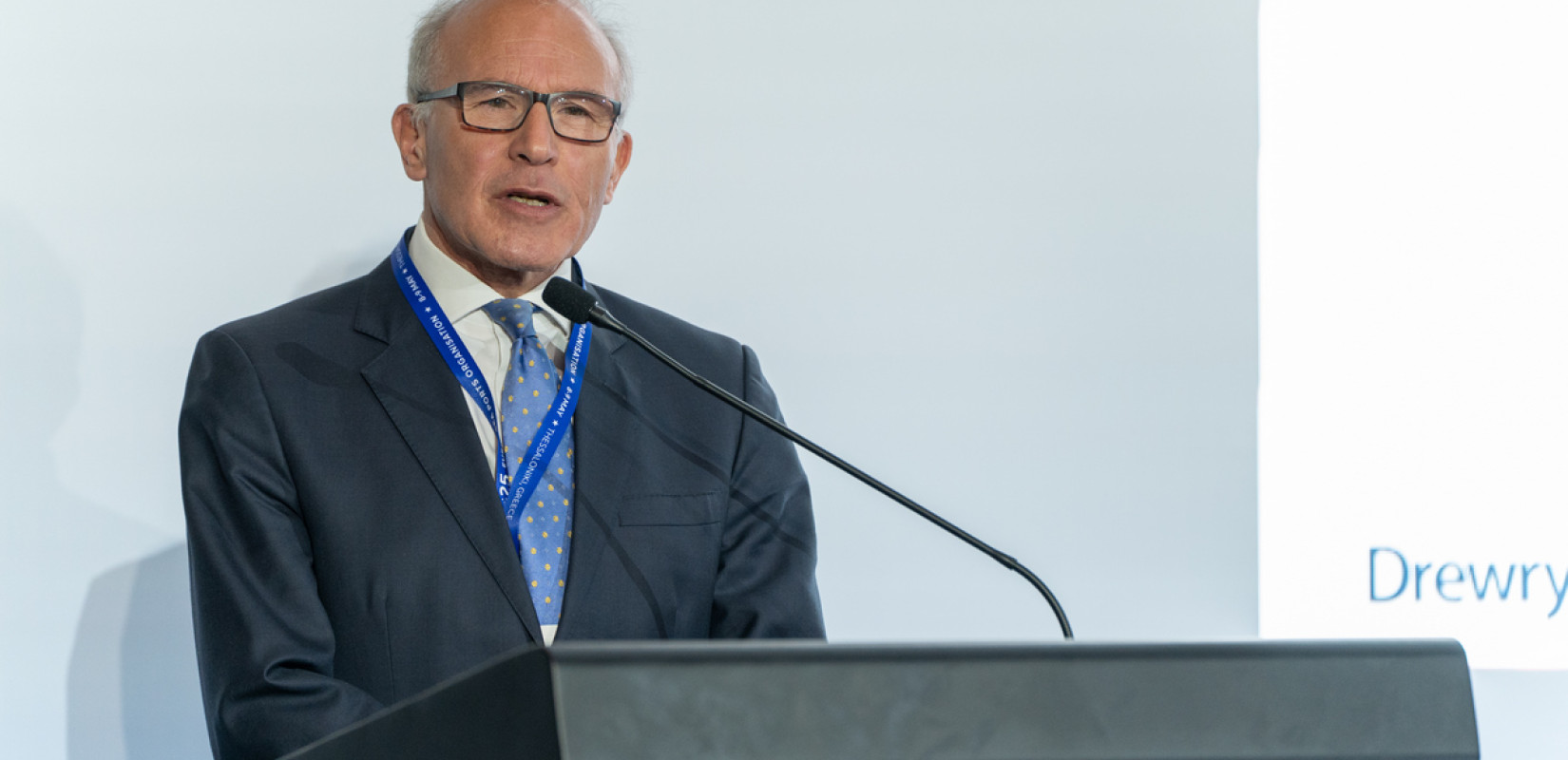 Εκτιμήσεις του βρετανικού οίκου Drewry: Πώς θα επηρεάσουν οι αμερικανικοί δασμοί το παγκόσμιο εμπόριο και τη διακίνηση εμπορευματοκιβωτίων στην Ευρώπη