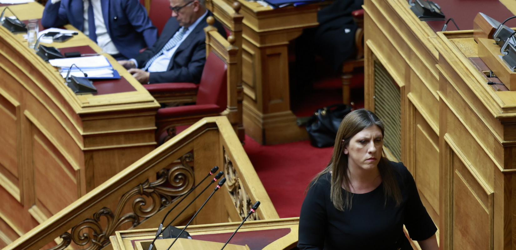 Βουλή: Καυγάς Γεωργιάδη - Κωνσταντοπούλου για εσώρουχα, παντελόνια και φούστες